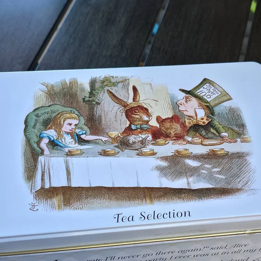 Alice Adventures in Wonderland empty metal tin - Picture 9 of 12